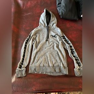 Hollister Gray Sweatshirt